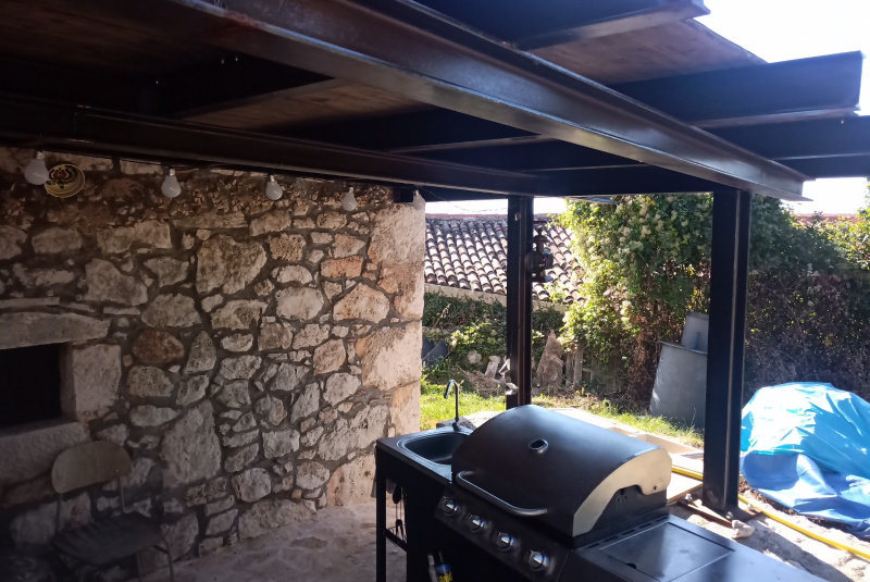 Stavebné konštrukcie a prístrešky