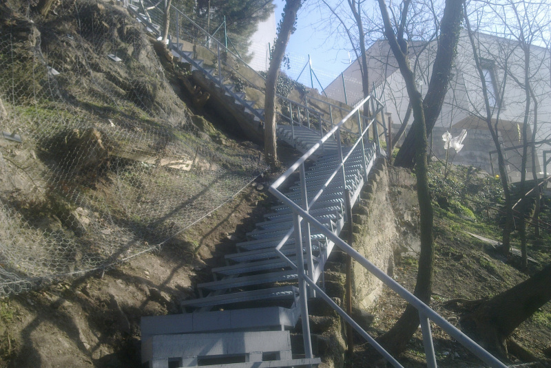 Schody a zábradlie