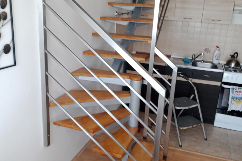 Schody a zábradlie