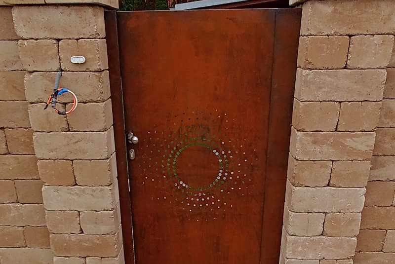 Výroba / Výroba z CORTEN-ového materiálu , Brány , ploty, nábytok , doplnky ... - foto