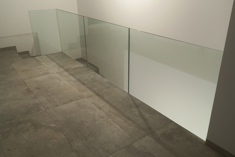 Sklenené schody a zábradlia