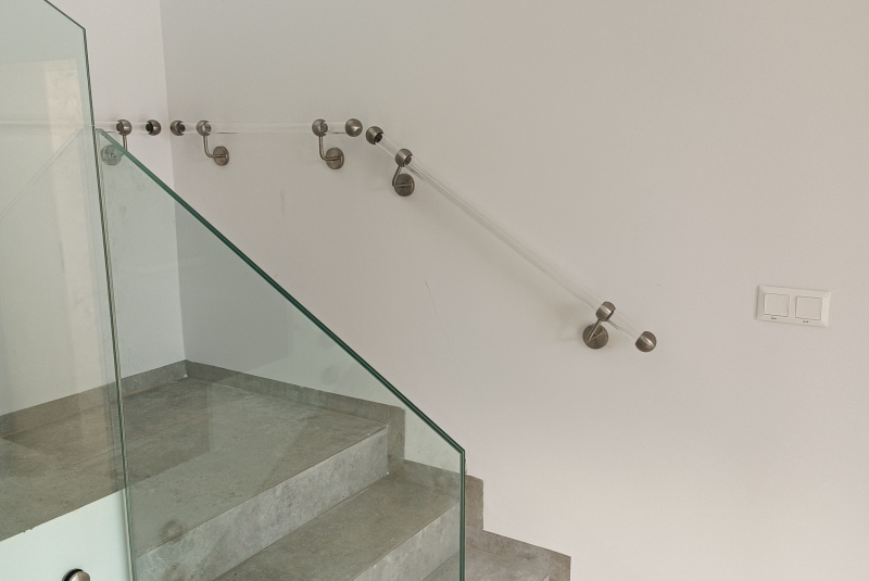 Sklenené schody a zábradlia
