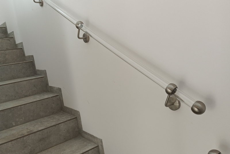 Sklenené schody a zábradlia