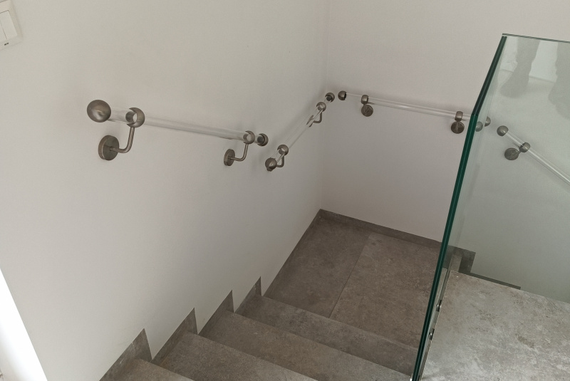 Sklenené schody a zábradlia