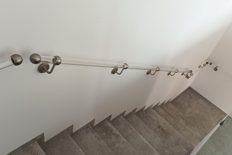 Sklenené schody a zábradlia