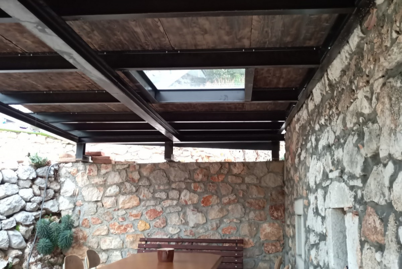 Stavebné konštrukcie a prístrešky